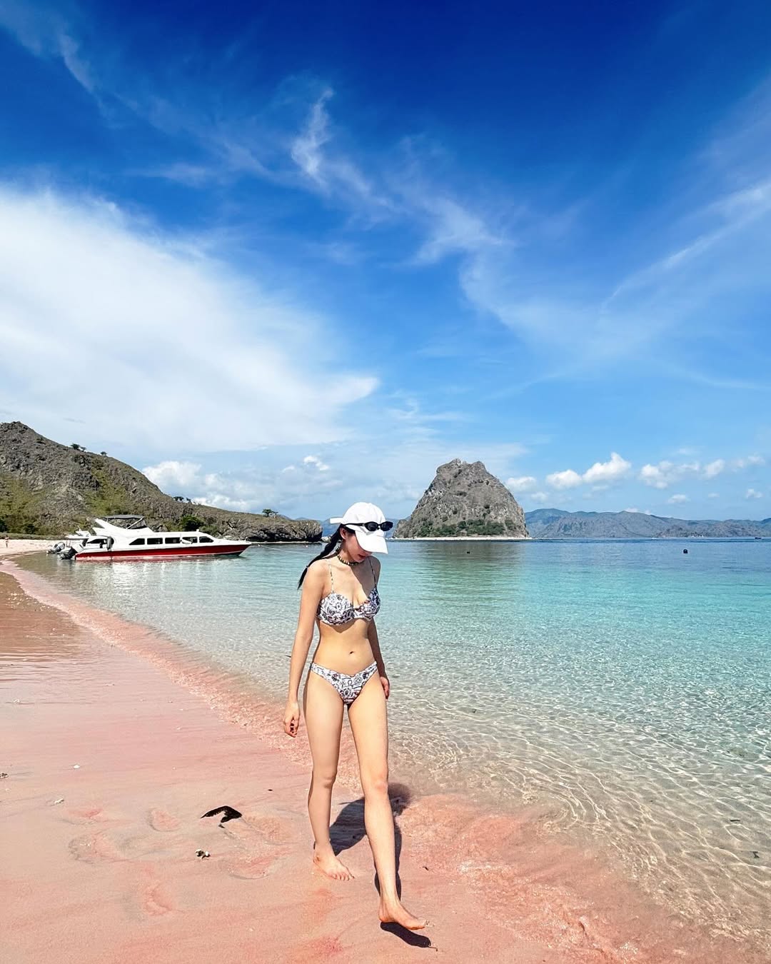 View - 21 Sexy New ChengXiao (程潇) Bikini Pics - Ai Art Lookbook