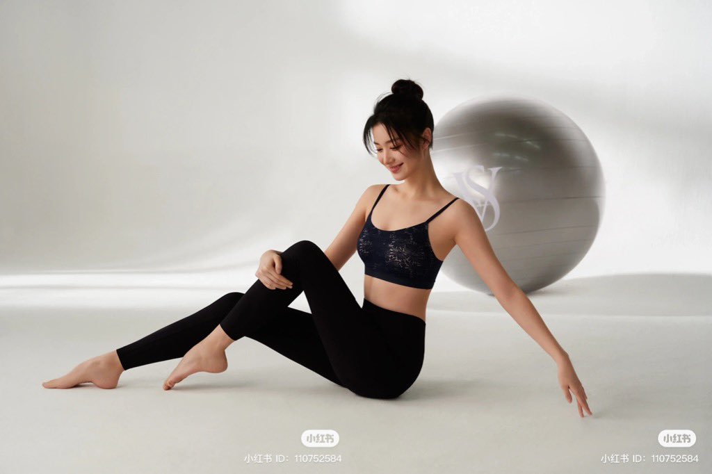 View - Wang Churan (王楚然) shines in new sexy bra photos - Ai Art Lookbook