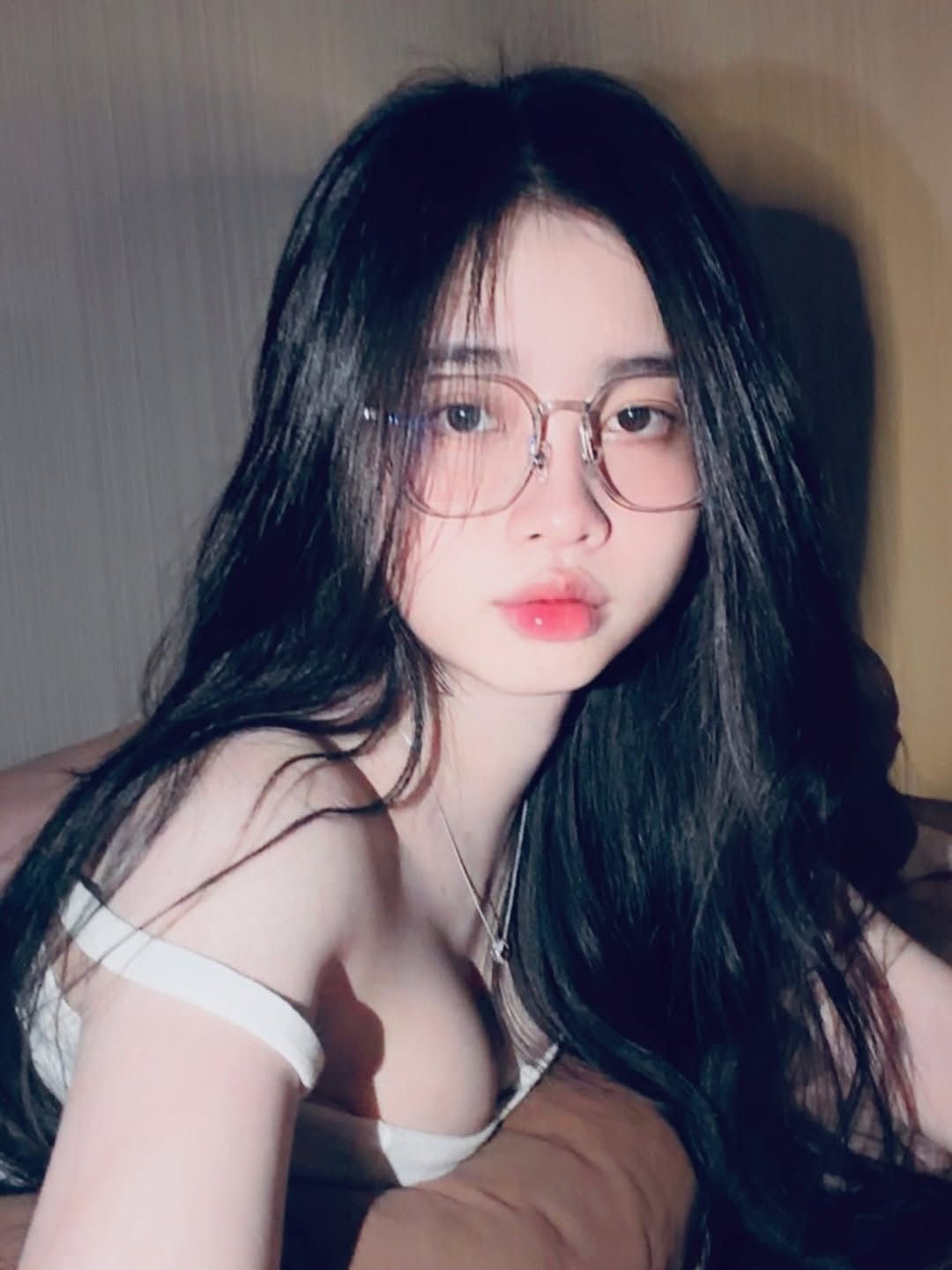 12 Sexy New Shin Tay Nude Photos 12